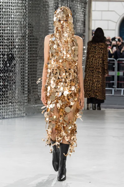 Look 25